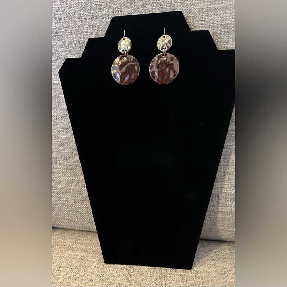 Beautiful Dana Buckman, copper and gold colored dangle earrings